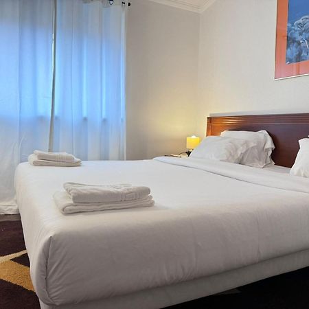 The Pearl - Cascais Guest House - City & Beach Екстер'єр фото