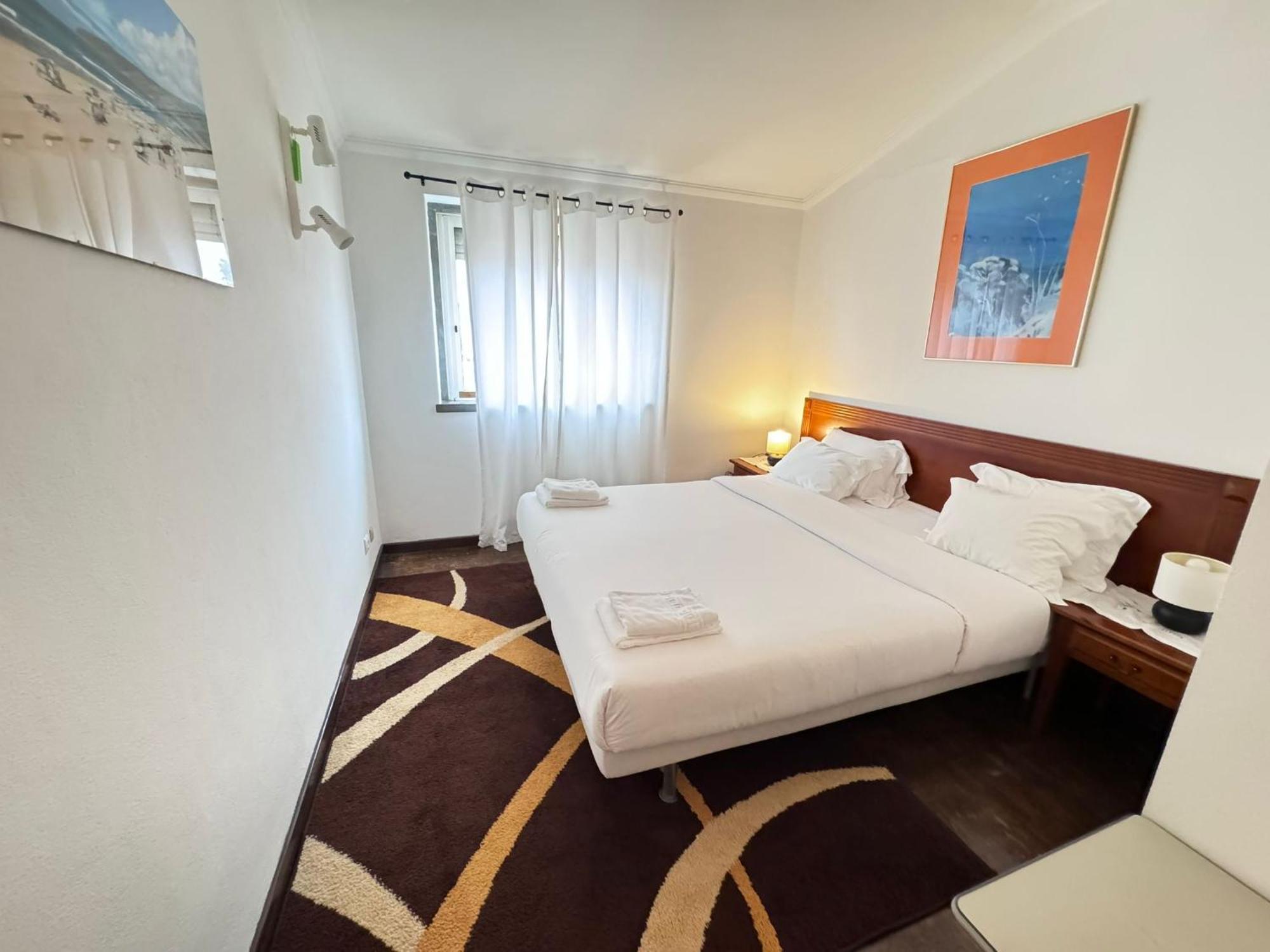The Pearl - Cascais Guest House - City & Beach Екстер'єр фото